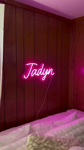 Room tourrr 💗💗💗 So so grateful thank you so much@Pottery Barn Teen for helping my vision come to life!!💗 #pbteen #roomtour