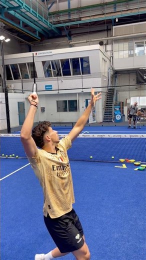Practicing the perfect vibora 🐍🎾