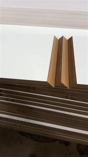 A 90-degree router bit gives you a clean, perfect fold #woodworking