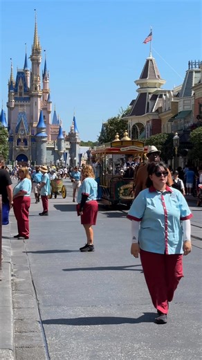 21K views · 540 reactions | The Dapper Dans headed up Main Street U.S.A. at the Magic Kingdom yesterday singing ‘Grim Grinning Ghosts’. They changed songs as they passed by me on the Main Street Trolley.  #dapperdans #cinderellacastle #magickingdom #wdw #waltdisneyworld #disneyworld #mainstreetusa #grimgrinningghosts #thehauntedmansion | Mousesteps | Facebook