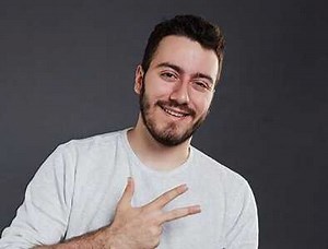 Enes Batur Kimdir? Nereli? Boyu, Kaç Yaşında? Kısaca Hayatı