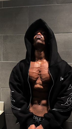 Rula if he started working out @WKR CO • • • My Aesthetic Foundation is now live Link in bio 🔥 #jacked #aesthetics #shredz #natty #lean