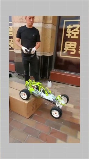 Link in bio to race like a pro with this 1/5 scale gas RC car! 🏎️💨