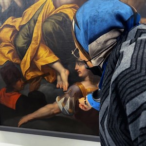 "Develop your skills and connect with your artistic side with our ‘Drawing at the Museum’ sessions! Learn how to sketch with a Museum Educator, while reflecting on the museum’s artworks and getting to know more about them. 👉Join now: https://bit.ly/3FAmBMt | Louvre Abu Dhabi