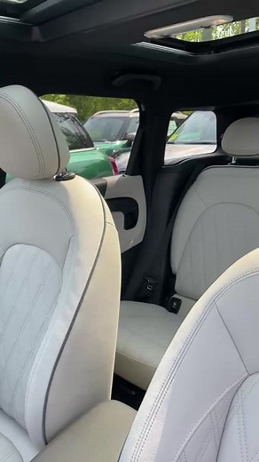 The Countryman Cooper S in Enigmatic Black with Piano Black Exterior, Satellite Leather, and the Iconic Trim is available now! ✅ Heated Steering Wheel & Seats ✅ Wireless CarPlay ✅ Head-Up Display #AcceleRide #MINI