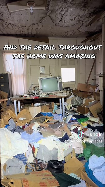 Discovering Secrets of an Abandoned Southern Home