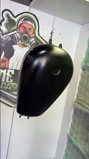 Custom paint with aerosol spray paint cans ￼
