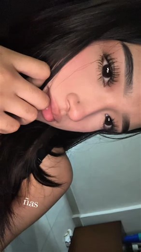 MAKEUP TUTORIAL on Instagram: "Makeup tutorial ✨ Cr:valeriaaamml #makeup #makeuptutorialvideos #makeupvideos"