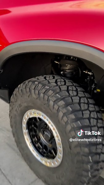 ZR2 on beadlocks and leveling kit 👌🏻37x12.50R17 BFG 🔥🔥#fyp #glendale #tireshop #viral #reel