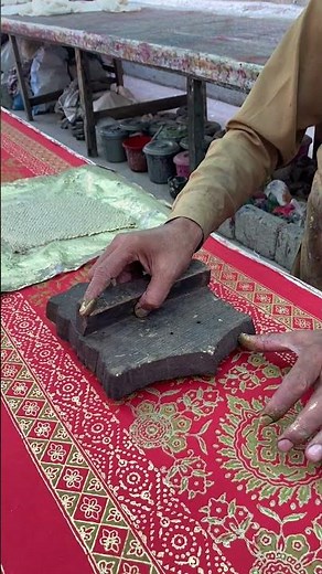 Red goo outline block printed #art #blockprinting