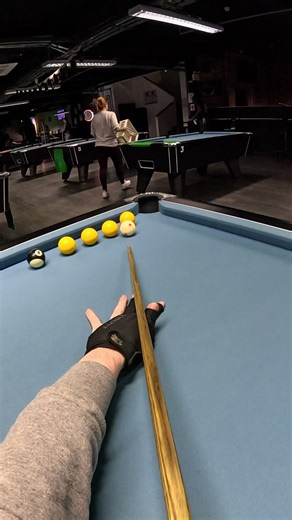 Amazing 8 Ball Pool Trickshot with Cushions