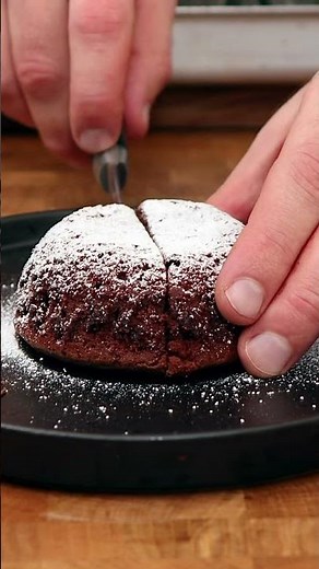 Chocolate Fondant (Molten Chocolate Lava Cake) 🍫