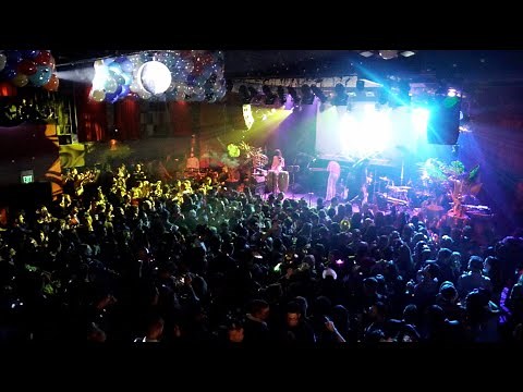 Poolside – Which Way To Paradise (Official Music Video)