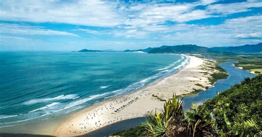 Guarda do Embaú: conheça algumas das melhores praias de Santa Catarina