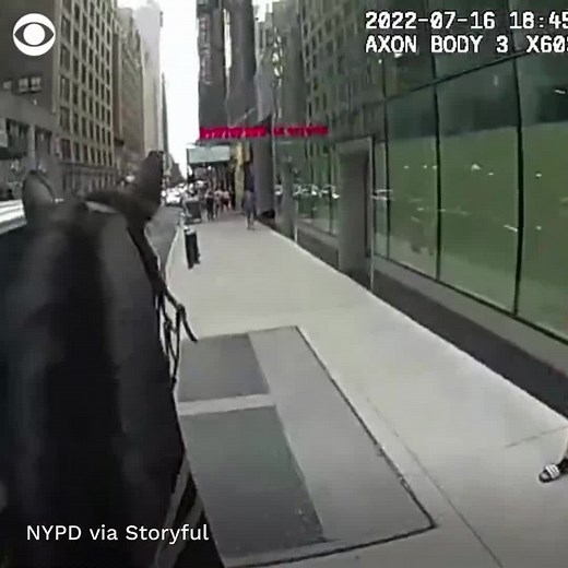 A robbery suspect who tried to outrun a police officer and his horse in Times Square was ultimately apprehended. https://cbsn.ws/3ISfGjP | 48 Hours