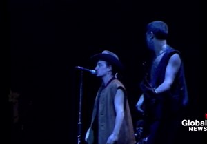 U2 perform ‘Trip Through Your Wires’ on 1987 Joshua Tree tour at BC Place