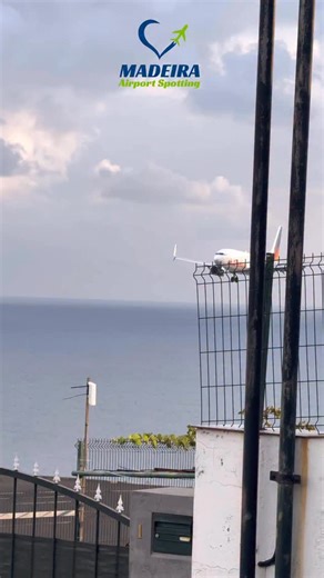Jet2 Boeing 737 landing at Madeira Airport #madeira #airport #landing | Madeira Airport Spotting