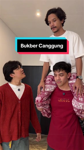 Pertemanan yang dipersatukan dengan ayam kremes. #AyamGorengRoykremes #BukberKikukJadiKriuk