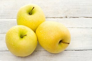 4-5 Ft Golden Delicious Apple Tree, Semi Dwarf Size, All American Favorite - Etsy