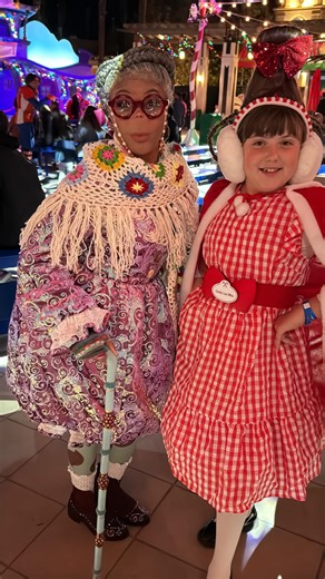 ✨ Kel Warner ✨ on Instagram: "💚🎄 Whoville just got THREE new Citizens this year! 🎄💚 If you’re heading to Grinchmas, make sure you stop and chat with the Whos — every single Citizen of Whoville has a name, a job, and a full backstory, and learning their personalities is honestly one of the most fun parts of the whole event. The new additions are hilarious, chaotic, and already iconic! #Grinchmas #Whoville #UniversalStudiosHollywood #Grinch #thegrinch"