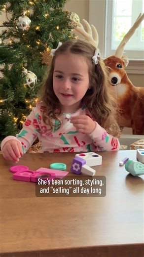 Melissa & Doug | Sort, Stock, Select Beauty Kiosk Play Set