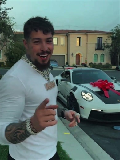 He Just Looked Back And His Dream Suddenly Appeared😅#porsche#porsche911#supercars#cars#shorts