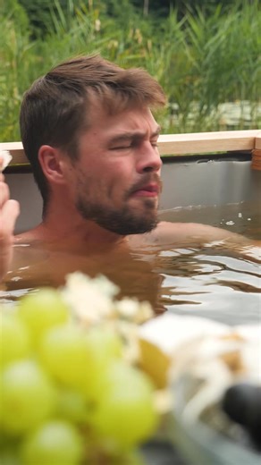 Outdoor Hot Tub From A Canister! | Panda Curioso