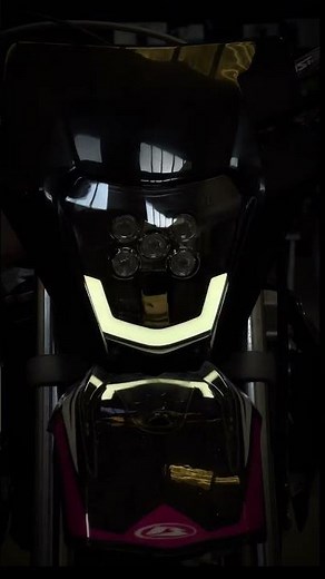 Plaque phare LED type KTM pour motos Supermotard et Enduro