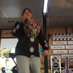 31K views · 252 reactions | Dasyat teknik pusing pusing mic ni! #LiveUpdateSinar Jalan - Jalan Sepahtu Sinar 2.0 bersama @KawanFood di Plaza Angsana Johor Bahru! Jom warga Johor gemparkan Karnival Comedy Tour! #SepahtuSinar #SinarKongsi #JalanJalanSepahtuSinar #JJSS #KawanFood #TiruKasiJadi | SINAR | Facebook