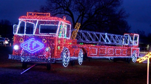 East Peoria prepares for 41st annual parade of lights