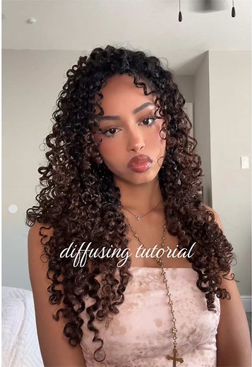 updated tutorial as requested! #diffusingcurls #diffuser #curlyhairroutine #curlyhairtutorial #voluminoushair