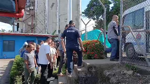 Over 100 Foreign Nationals Extracted from Illegal Mining Sites in Morobe The Immigration and Citizenship Service Authority (ICSA) has confirmed the extraction of 105 foreign nationals allegedly involved in illegal alluvial mining operations along the Sambio River in Wau Waria District, Morobe Province. Chief Migration Officer Wellington Navasivu said the suspects were “apprehended in five illegal mining sites in an early morning joint operation between Immigration and Police” and were flown to P