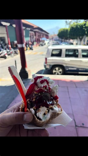 A México vamos a comer de todo lo que se atraviese. #comidamexicana #botanas #snacks #viajeamichoacan #michoacan