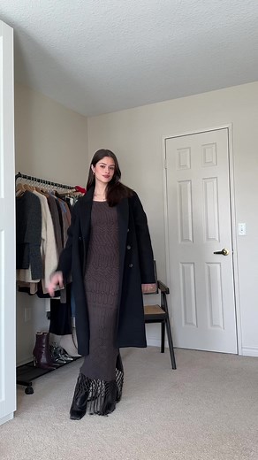 Some chicer more elevated outfits to wear to dinner in the winter from @Revolve #mid20sfashion #revolveme