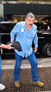 578K views · 1.2K reactions | Les dernières photos de cette star légendaire ont confirmé ce que beaucoup d’entre nous soupçonnaient. 類 Sa transformation au fil des années laisse les fans stupéfaits !  Vous voulez savoir ce qui se passe ?  Consultez le commentaire en haut pour tous les détails, voyez les photos par vous-même et rejoignez la conversation ! ⬇️⬇️⬇️ | De tout | Facebook