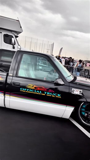 OBS Step Brothers on Instagram: "Seeing three 1993 Chevrolet Indy Pace Truck inspired OBS trucks sitting together is something you don’t expect to stumble up on. Another reason @dinosgitdown is a great show to go to. The original 1993 Chevrolet C1500 Indy Pace Truck was a single cab only, limited edition truck built to celebrate Chevrolet’s role as the Official Truck of the Indianapolis 500. Just over 1,500 were produced, finished in that unmistakable black and white two tone with factory Indy g