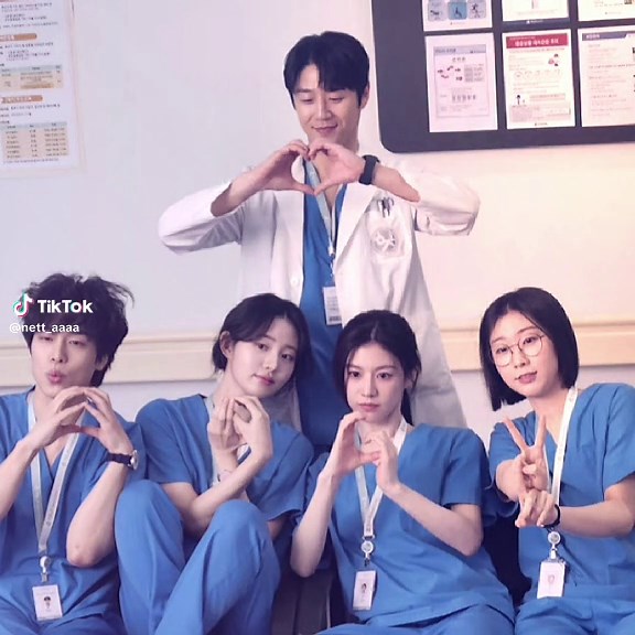 Residents Playbook: K-Drama Highlights and Characters