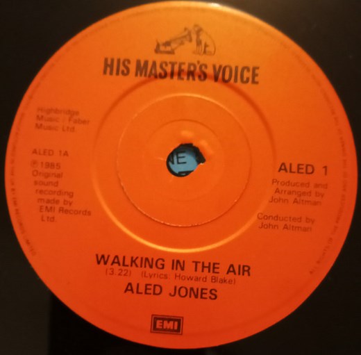 Aled Jones - Walking In The Air