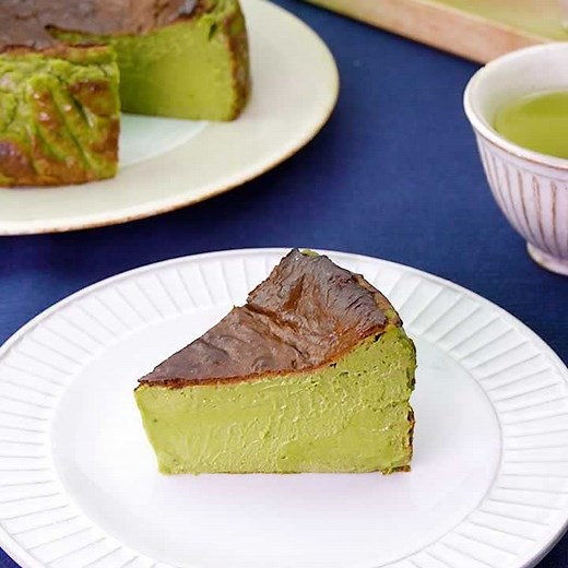 濃厚で美味しい！ 抹茶のバスクチーズケーキのレシピ動画・作り方 | デリッシュキッチン
