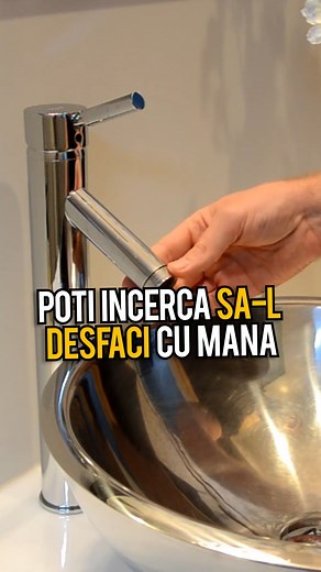 De Ce Nu Este Presiune La Apa De La Retea?🤤😰 O metoda simpla sa ai apa cu mai multa presiune la robinet. Cateodata aeratorul de la robinet se infunda cu mizerie. Poti incerca sa-l desfaci cu mana. Dar este mai usor cu un cleste papagal sau cu un patent. In loc sa-l desfaci cu falcile clestelui, intoarce-l si foloseste manerele lui din plastic. Asa ai aderenta mai buna si n-o sa-l zgarii. Daca nu schimbi aeratorul bateriei de chiuveta, pune-l in otet cateva ore ca sa se curate. Scrie da mai jos