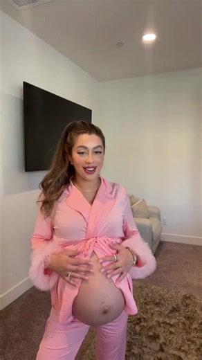 #pregnant #bigbelly #pregnantbelly #pregnantmama #belly #pregnanttiktok #bellytransformation #enceite #big #babymovements #bellyfat #bellydancechallenge #pregnantstretches #pregnantworkout