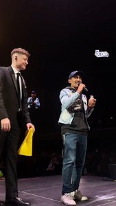 929K views · 10K reactions | "¿VOS SOS LOCO?"   En el segundo Movistar Arena de #Emanero, un joven le pidió un favor, el artista lo subió al escenario, y con micrófono en mano el chico le propuso casamiento a su pareja que se encontraba entre el público. Mirá su reacción y decinos qué te pareció 盧 #FmVida | FM Vida | Facebook