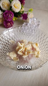 Onion & Garlic Hair Growth Oil for Strong, Healthy Hair #HairGrowthOil #OnionForHair #GarlicForHair #NaturalHairCare #HealthyHairJourney #Hairgrowth #Hairloss #naturalremedy #naturalrecipes | Life Ledger