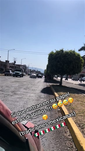 😱😱😱😱😱😱😱 si que entran en su papel estos diablillos la mera tentación 😅😅😅#tradicionesmexicanas #semanasanta #irimbo #michoacan #michoacana