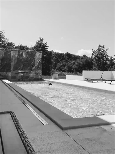 Jala Brat on Instagram: "Lacrime rosa 🩷"