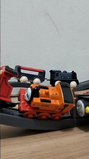 amazing James and Nia crash!! #thomasandfriends #automobile #thomas