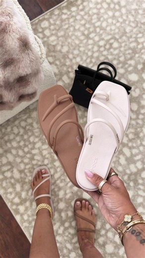 Discover the Latest Crocs Sandals Collection