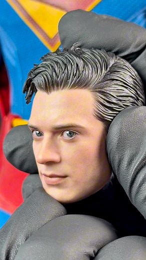 Quick ASMR checking up with Hot Toys Superman #asmr #satisfying #superman | Atsugang The Toy Collector