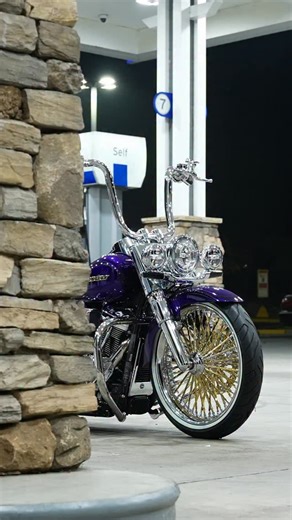 🎁This 2020 Softail Deluxe was built for a high-profile client who wanted nothing but the best—and that’s exactly what we delivered. Every bolt touched. Every line perfected. No corners cut. ✅From the ground up, this bike was fully reimagined with the finest American-made parts, premium finishes, and obsessive attention to detail. This isn’t a build for the masses—this is a statement piece crafted for those who understand that quality is everything. 🏀At Long Beach Custom Baggers, we don’t just