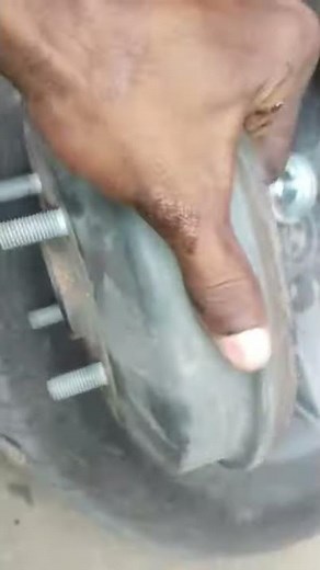 HOW WORK ABS Wheel speed sensor location in wheel drum